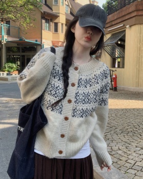 Bottoming inside the ride cardigan jacquard coat for women