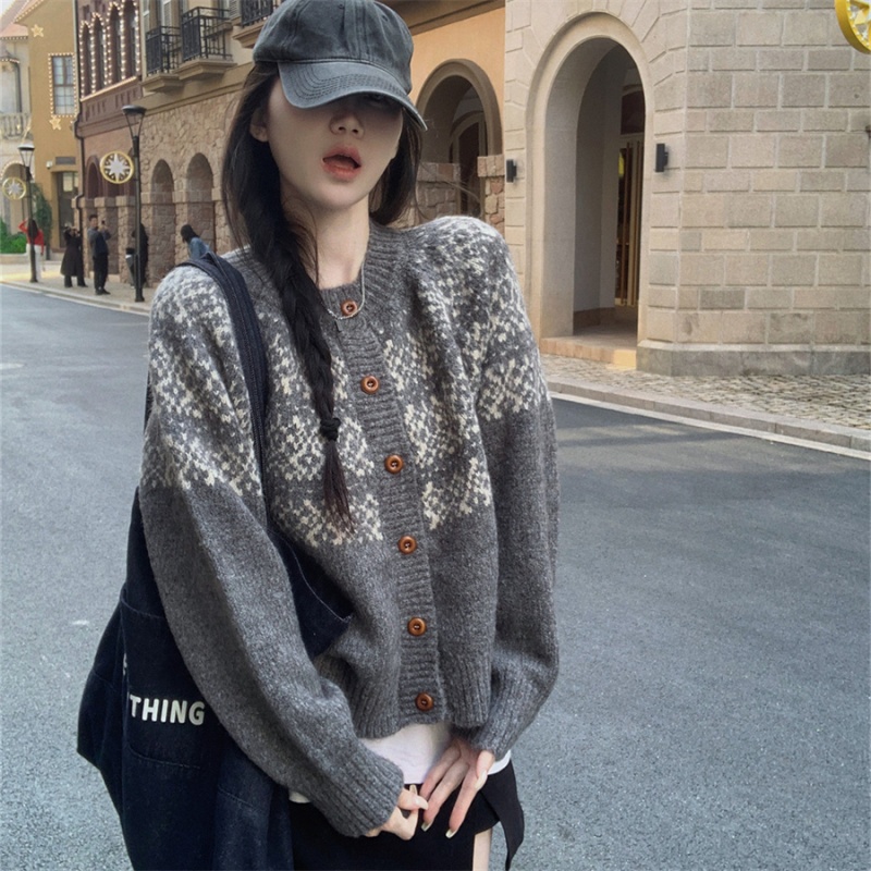 Bottoming inside the ride cardigan jacquard coat for women