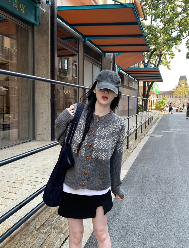 Bottoming inside the ride cardigan jacquard coat for women