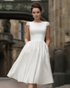 Simple short satin wedding dress large yard elegant dress