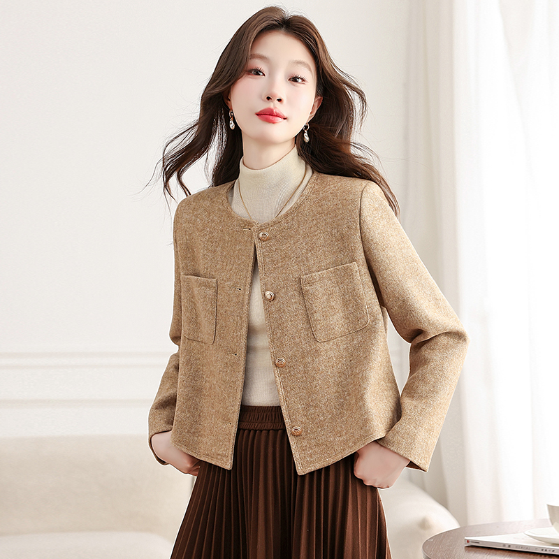 Chanelstyle autumn jacket fashionable thick tops for women