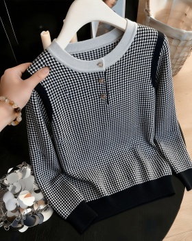 Black-white loose tops long sleeve plaid sweater for women