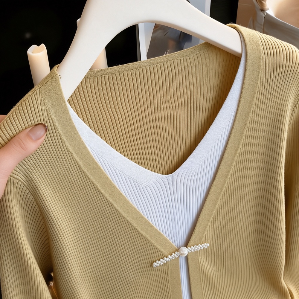 Pseudo-two knitted tops show young small shirt