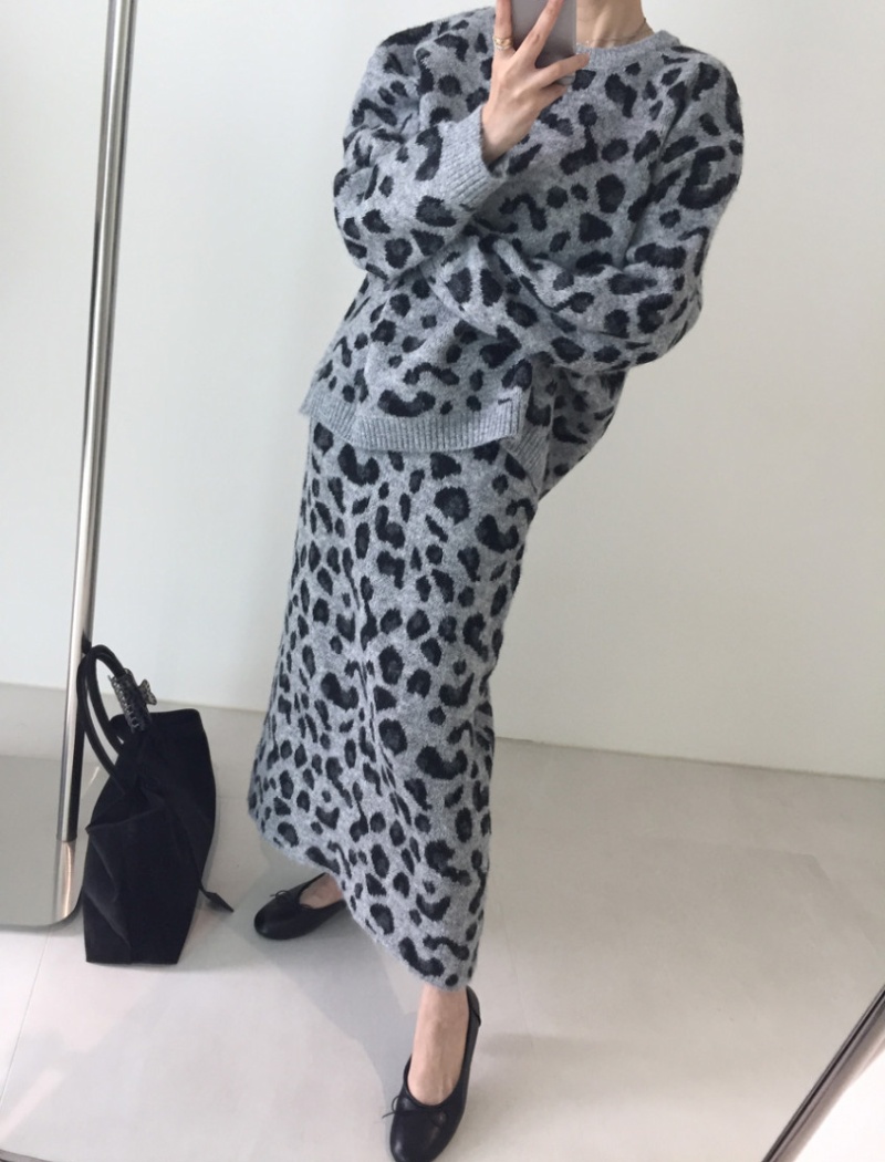 Korean style skirt leopard sweater 2pcs set