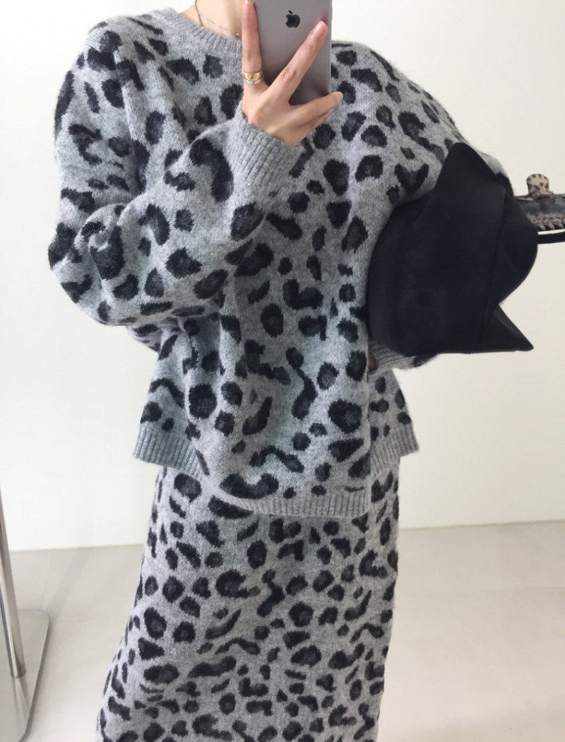 Korean style skirt leopard sweater 2pcs set