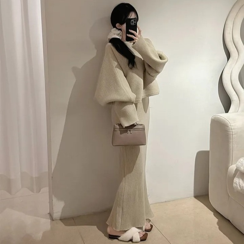 Package hip sweater short skirt a set for women