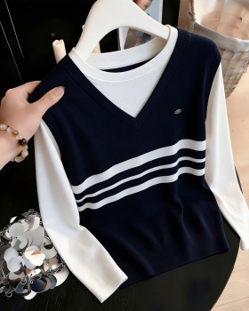 Pseudo-two bottoming shirt sweater for women