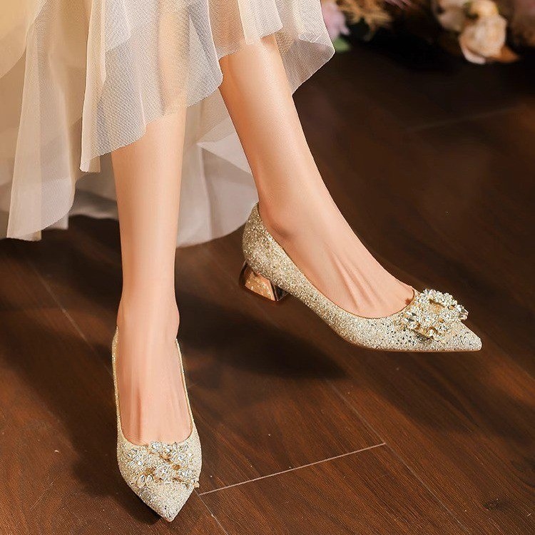 Pregnant woman wedding dress wedding wedding shoes for women