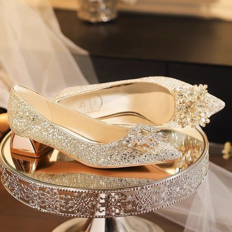 Pregnant woman wedding dress wedding wedding shoes for women