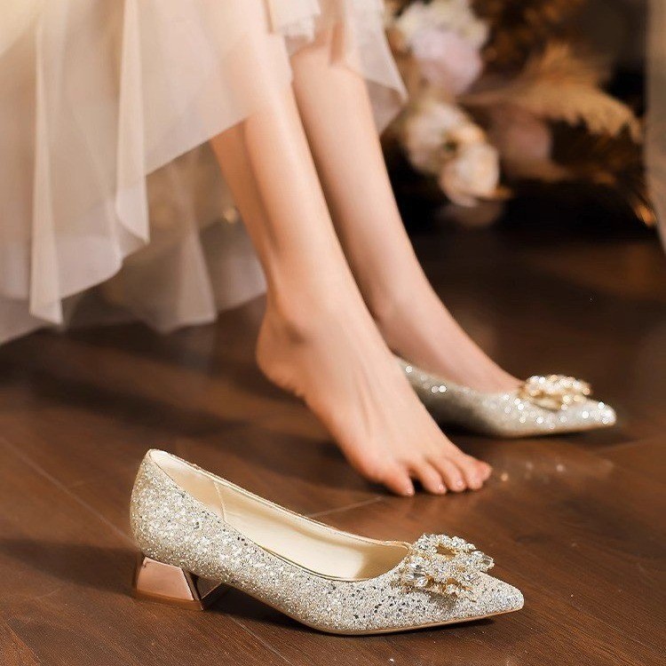 Pregnant woman wedding dress wedding wedding shoes for women