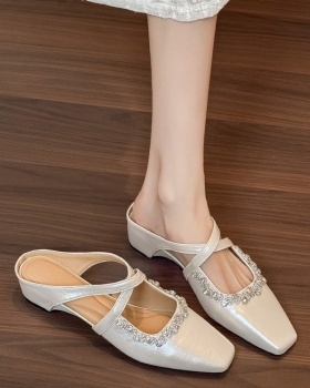 Cross France style wears outside slippers for women