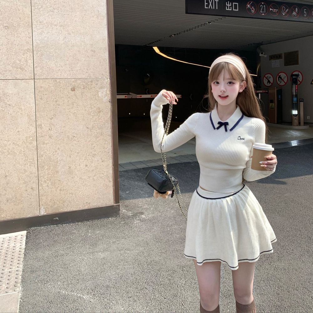 Accent knitted tops bow mixed colors short skirt a set